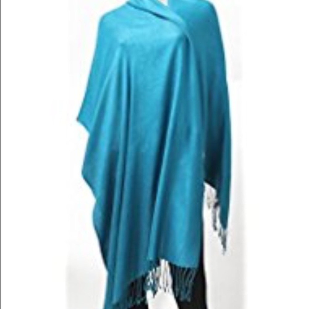 ⚡️flash sale⚡️Echo pashmina teal. Never worn.